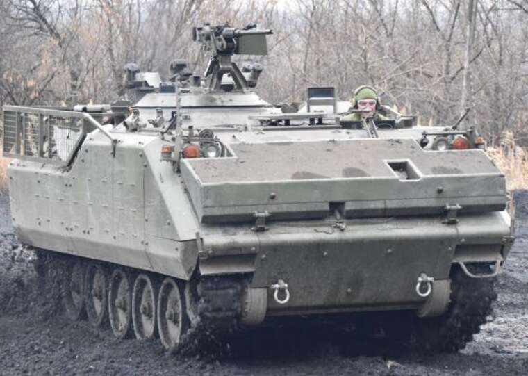 Нідерланди передають Україні БМП YPR для транспортування поранених