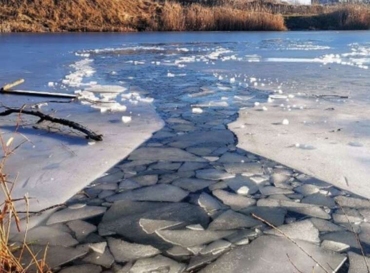 In the Kherson region, five children fell through the ice: three died
