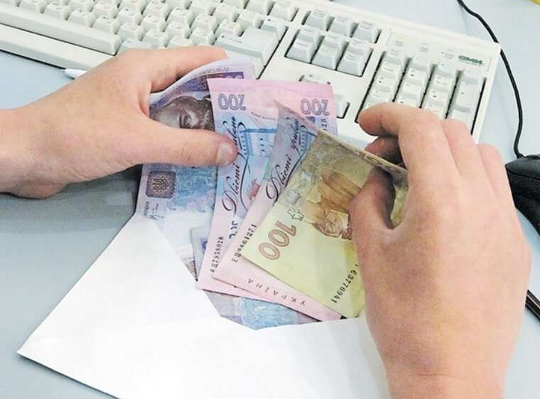 В Украине планируют повысить минимальную зарплату