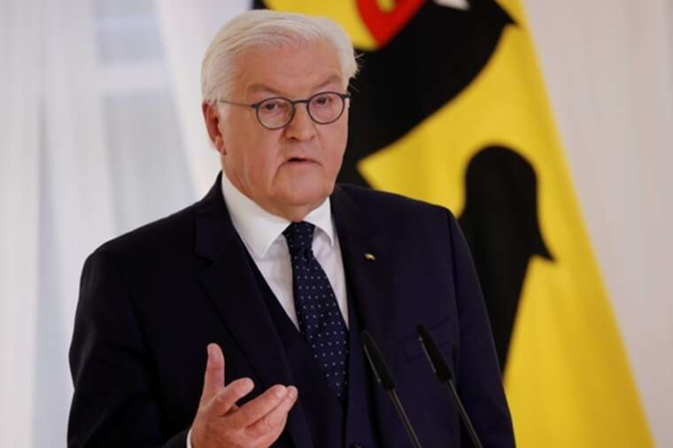 Президент Німеччини закликав не поводитися як "олені": "Ми — суб’єкти, а не об’єкти"