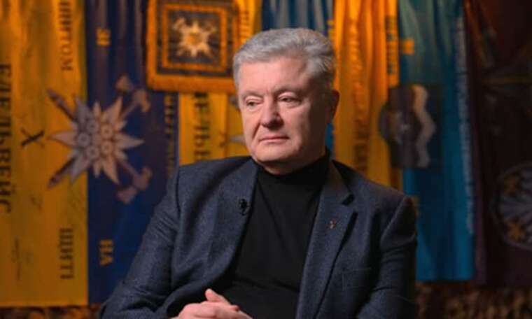 Порошенко не може купити каву на заправці через санкції