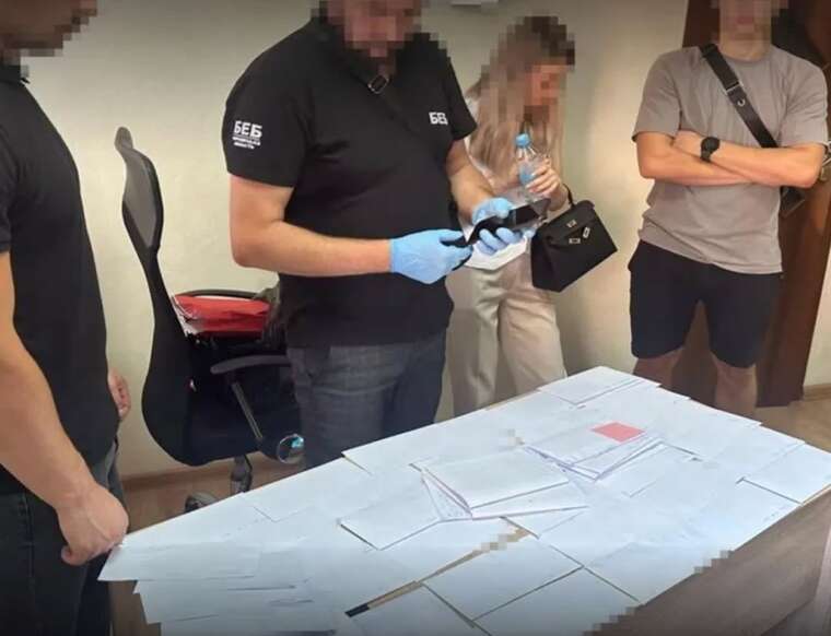 У Чернівцях завершено розслідування щодо ухилення від податків медичним центром