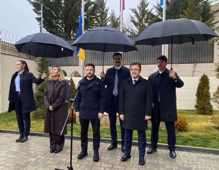 Зеленський у Туреччині зустрівся з українською та кримськотатарською громадами