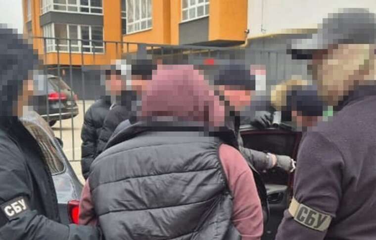 На Хмельниччині затримала "крота" ФСБ, який коригував удари РФ