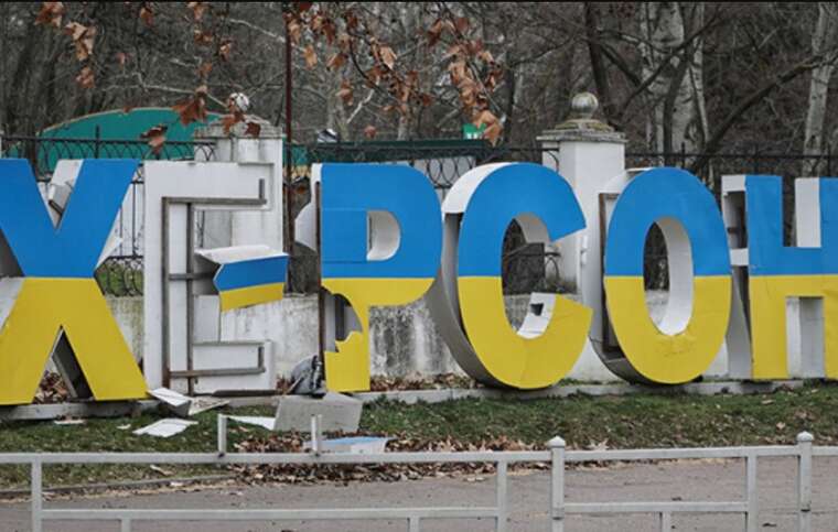 Авіаудар по Херсону: постраждали 13-річні двійнята