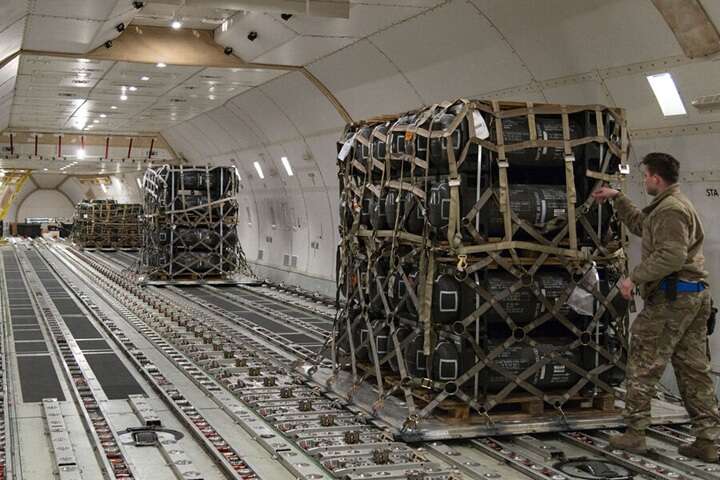 Le Monde: Без американской помощи Украина может продержаться не более полугода