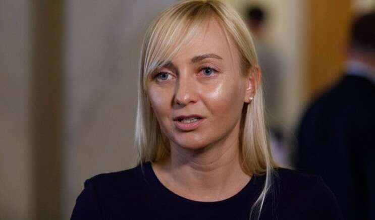 Ustinova denied information about the suspension of US arms sales to Ukraine