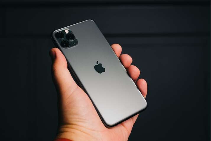 Apple представила iPhone 16E: вийде з підтримкою супутникового зв’язку Starlink