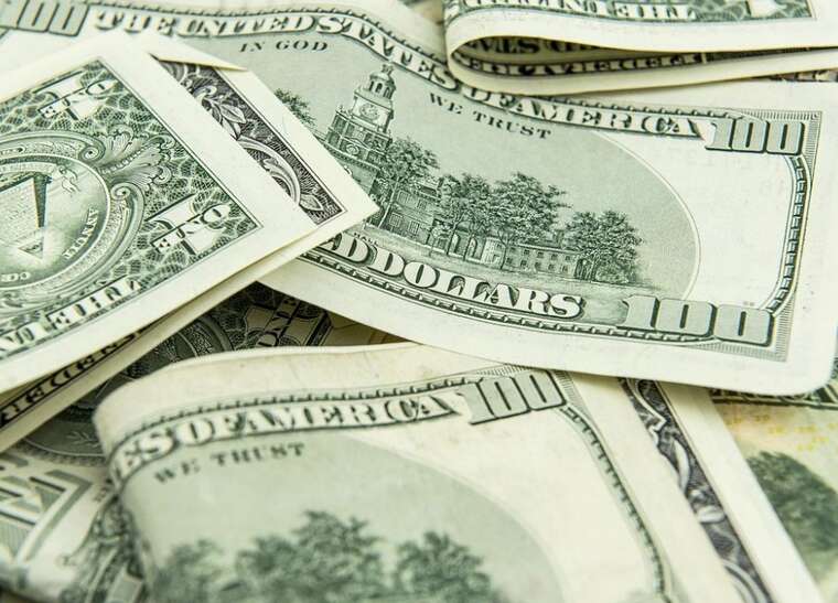 The National Bank sold a record 1.2 billion dollars in a week