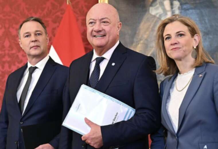 В Австрії з другої спроби сформували трипартійну коаліцію без участі ультраправих