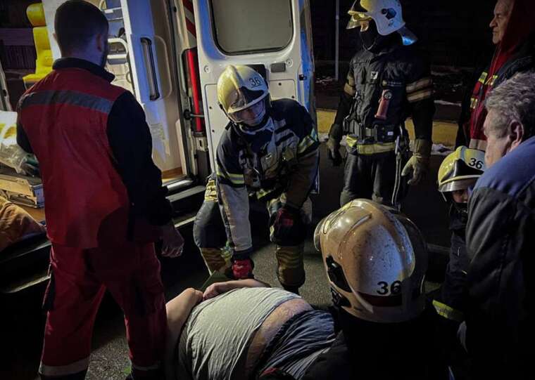 У Черкасах 250-кілограмовий чоловік знову викликав рятувальників на допомогу