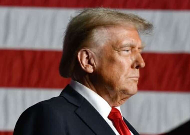 The Washington Post: Трамп обговорює можливу зупинку військової допомоги Україні