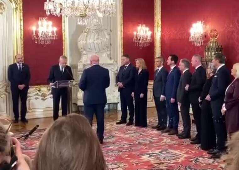 Президент Австрії привів до присяги як канцлера лідера партії ÖVP Крістіана Штокера