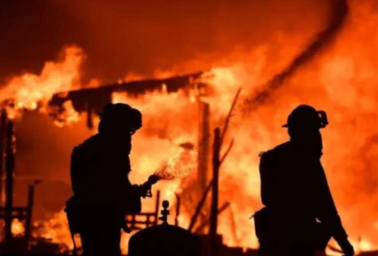 В Одеській області після атаки "шахедів" зайнялися приватні будинки, пошкоджено енергетичну інфраструктуру