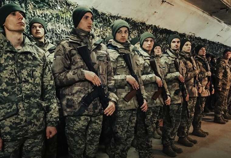 У ЗСУ вперше показали складання присяги бійцями за новими контрактами "18-24"