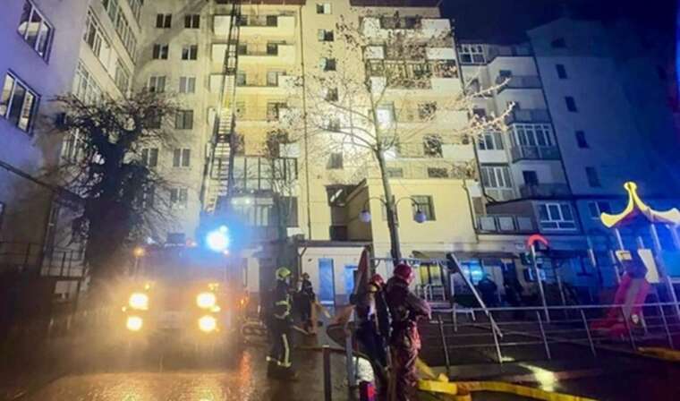 Через вибух в Івано-Франківську загинув неповнолітній: у ДСНС показали наслідки