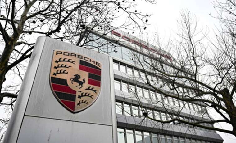 Минулого року Porsche втратила третину прибутку