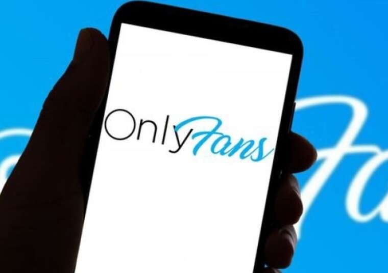 Поліція провела обшуки у моделей OnlyFans: вилучили техніку та великі суми готівки