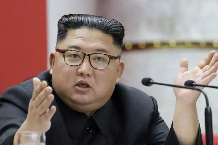 ʳ         ,  Daily Mail