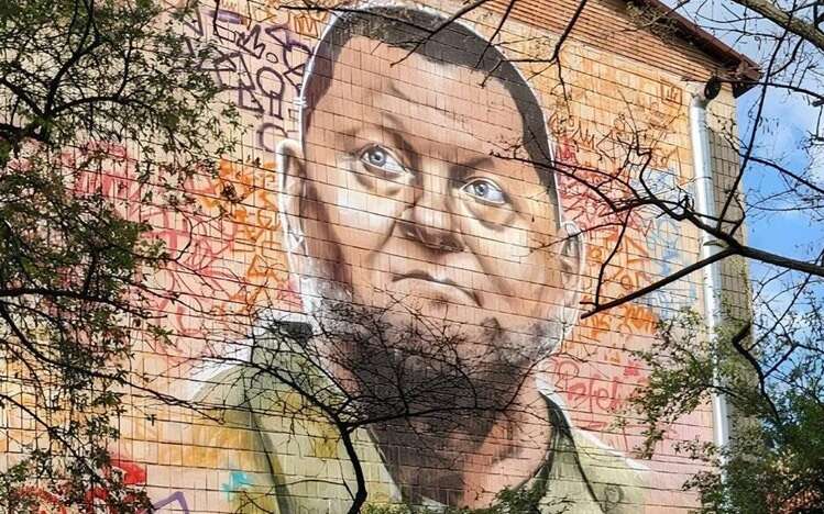 У Києві зафарбували мурал із Залужним