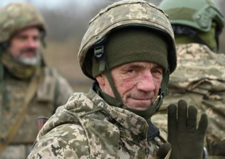 In Ukraine, it is proposed to abolish age restrictions for extending service in the army