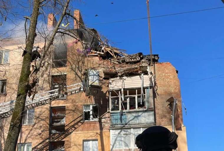 Атака "Шахедов" по Чернигову: ликвидация последствий продолжалась всю ночь