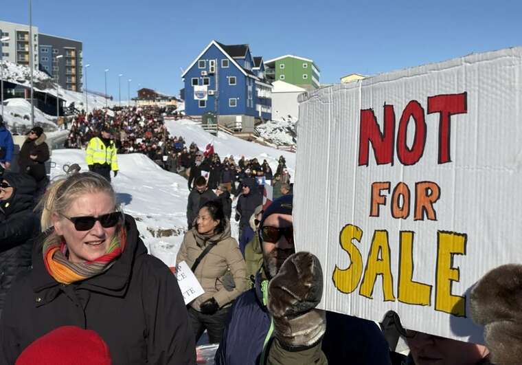 Сотни людей протестовали против посягательств Трампа на Гренландию: "Мы не продаемся"