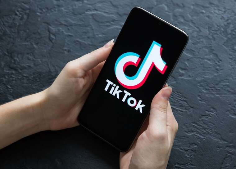 Модераторів TikTok, які отримали психологічні травми, звільнили після спроби створити профспілку