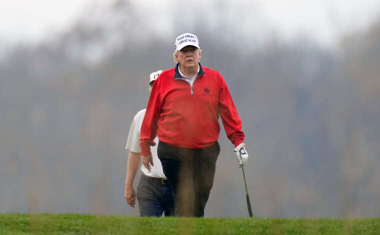 Трамп виграв турнір із гольфу у власному клубі та назвав це "великою честю"