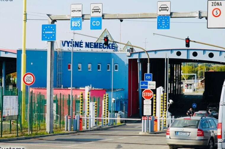 Українців попередили про складнощі з перетином кордону з Словаччиною через ремонт осьових ваг