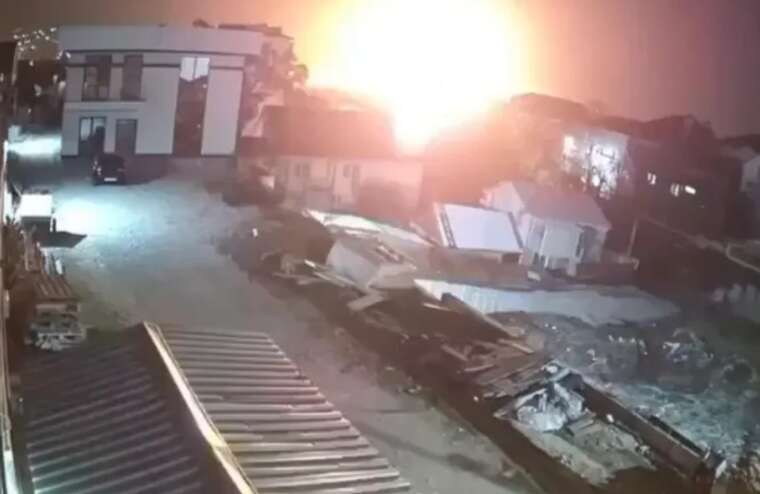 У російському Туапсе на третю добу загасили пожежу на НПЗ після атаки БПЛА