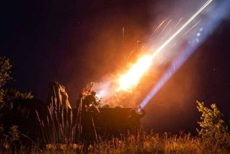 Оккупанты снова атакуют Киевскую область "шахедами": раздаются взрывы, работает ПВО