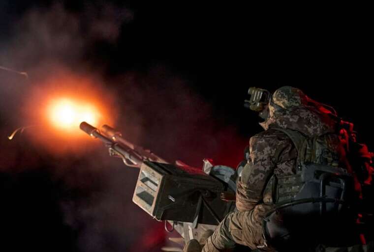 Вночі ППО знищила 11 російських дронів на підступах до Києва, - КМВА