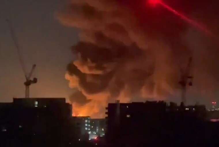 У Британії закрили найбільший аеропорт через масштабну пожежу на електророзподільній станції