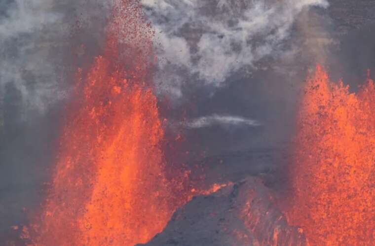 На Гаваях найактивніший вулкан влаштував лавове шоу з фонтанами