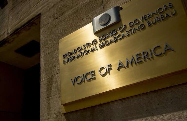 Сотрудники «Голоса Америки» подали в суд на администрацию Трампа