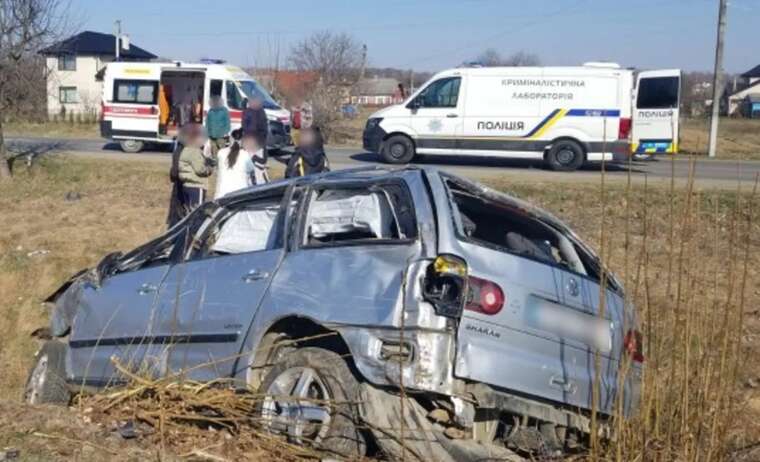 В Чернівецькій області в моторошній ДТП загинули батько й неповнолітній син