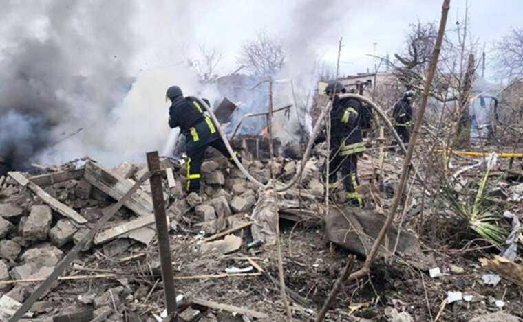 Russian aviation attacked Kramatorsk with bombs: dozens of houses damaged, one injured