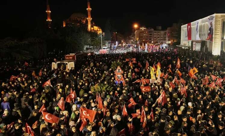 В Германии осудили арест мэра Стамбула