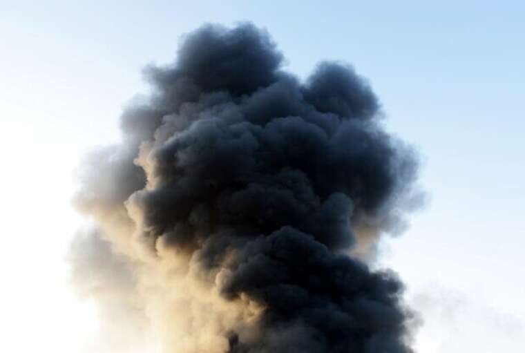 У Дніпрі та передмісті лунають вибухи: у небі десятки ворожих "шахедів"