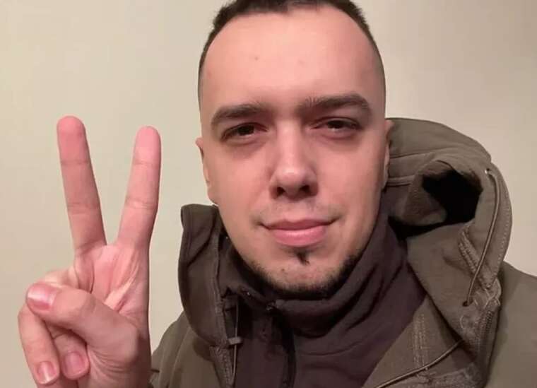 Монобанк заблокував рахунок блогера Мирослава Олешка, який виїхав з України