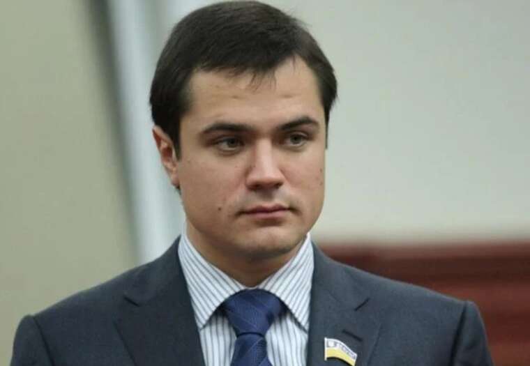 На Закарпатті звільнили двох поліцейських через причетність до розслідування справи втікача-Комарницького