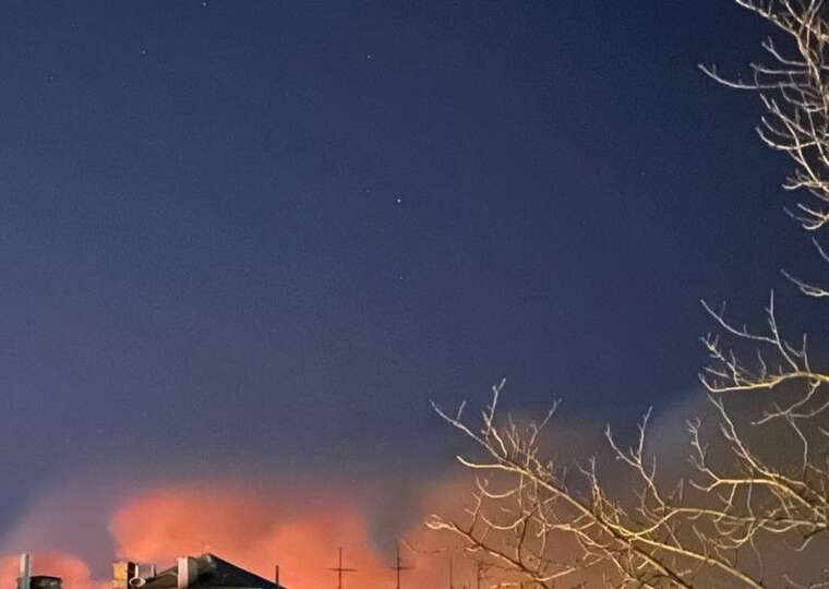 У Дніпрі внаслідок ворожої атаки почалася пожежа