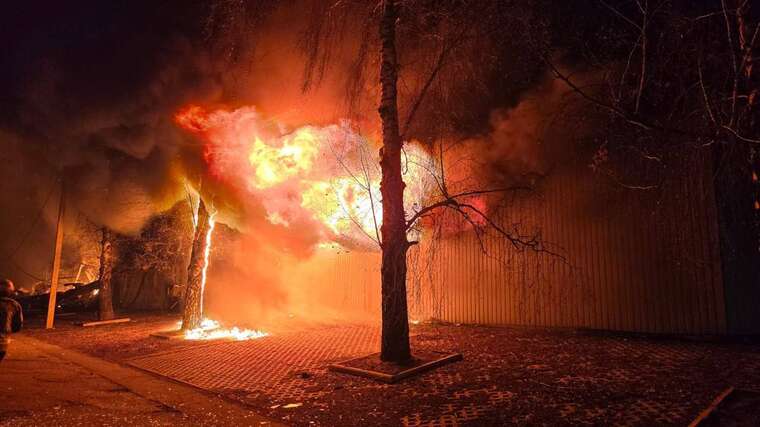 The attack of "Shaheds" on Kharkiv: a fire occurred, the city center was left without power, there are casualties