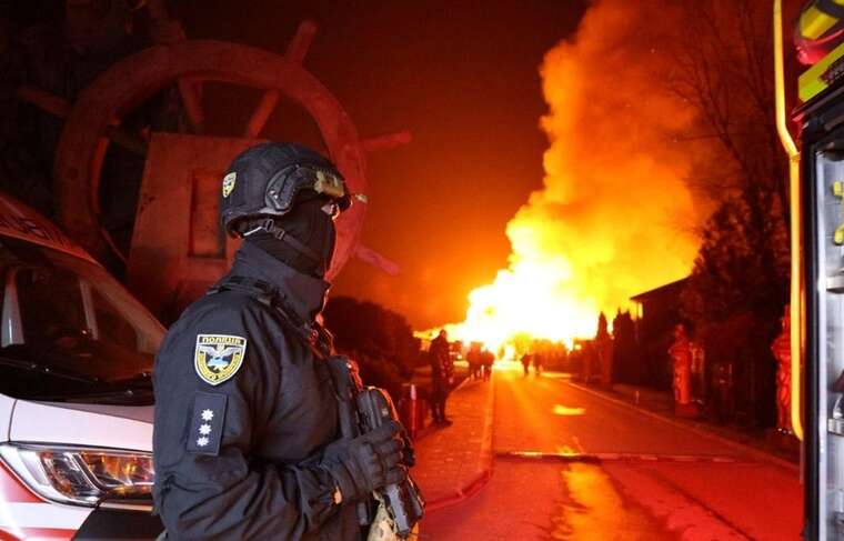 Вже 19 людей поранені в Дніпрі: В Нацполіції показали фото наслідків