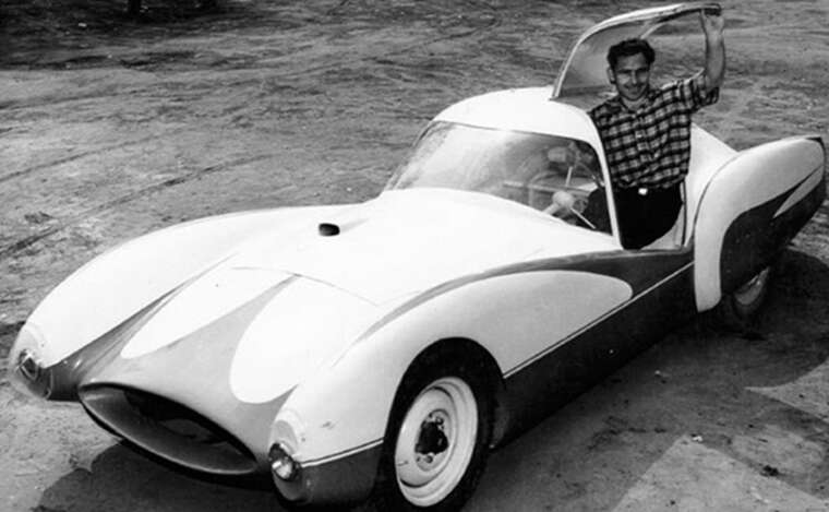 Який мав вигляд український спорткар "Київ" радянського періоду