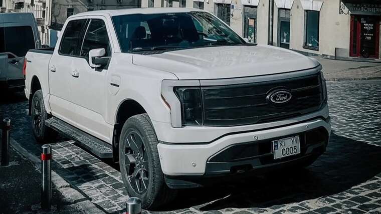 Конкурент Tesla Cybertruck: У Києві засвітився пікап Ford F-150