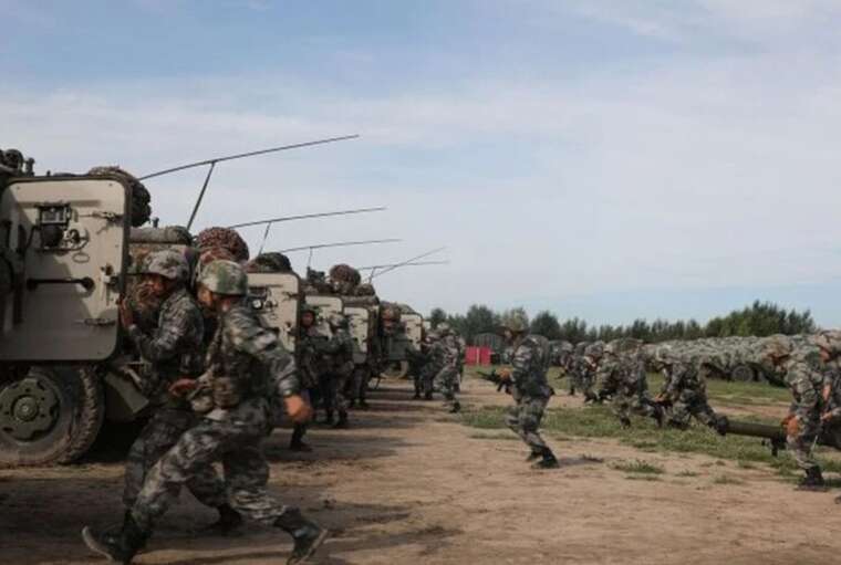 Китай розпочав військові маневри навколо Тайваню