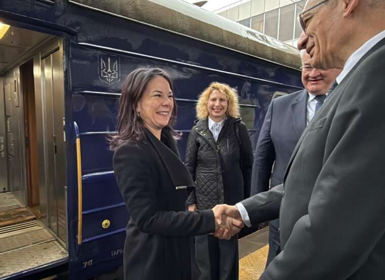 Міністерка закордонних справ Німеччини Анналена Бербок прибула до Києва