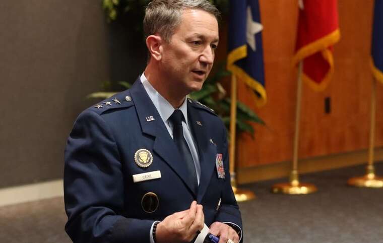 Кандидат Трампа на высшую военную должность поддержал поставки оружия Украине